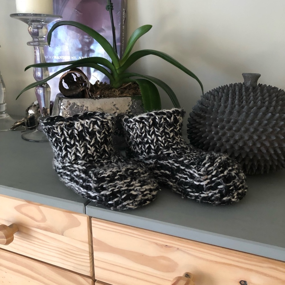 Fawn crochet adult booties/house shoes